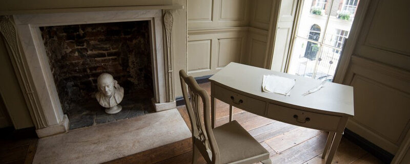 Desk in Franklin's parlour